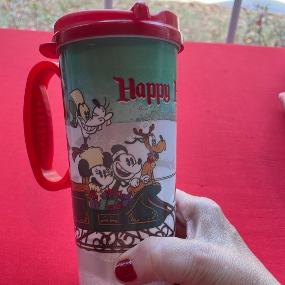 EXCLUSIVE DISNEY PARK REUSABLE MUG